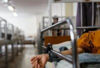 تعطیلی موقت مرکز نگهداری کودکان معلول ذهنی در تهران؛ ماجرای سوختگی پای «مرسانا» با آب داغ
